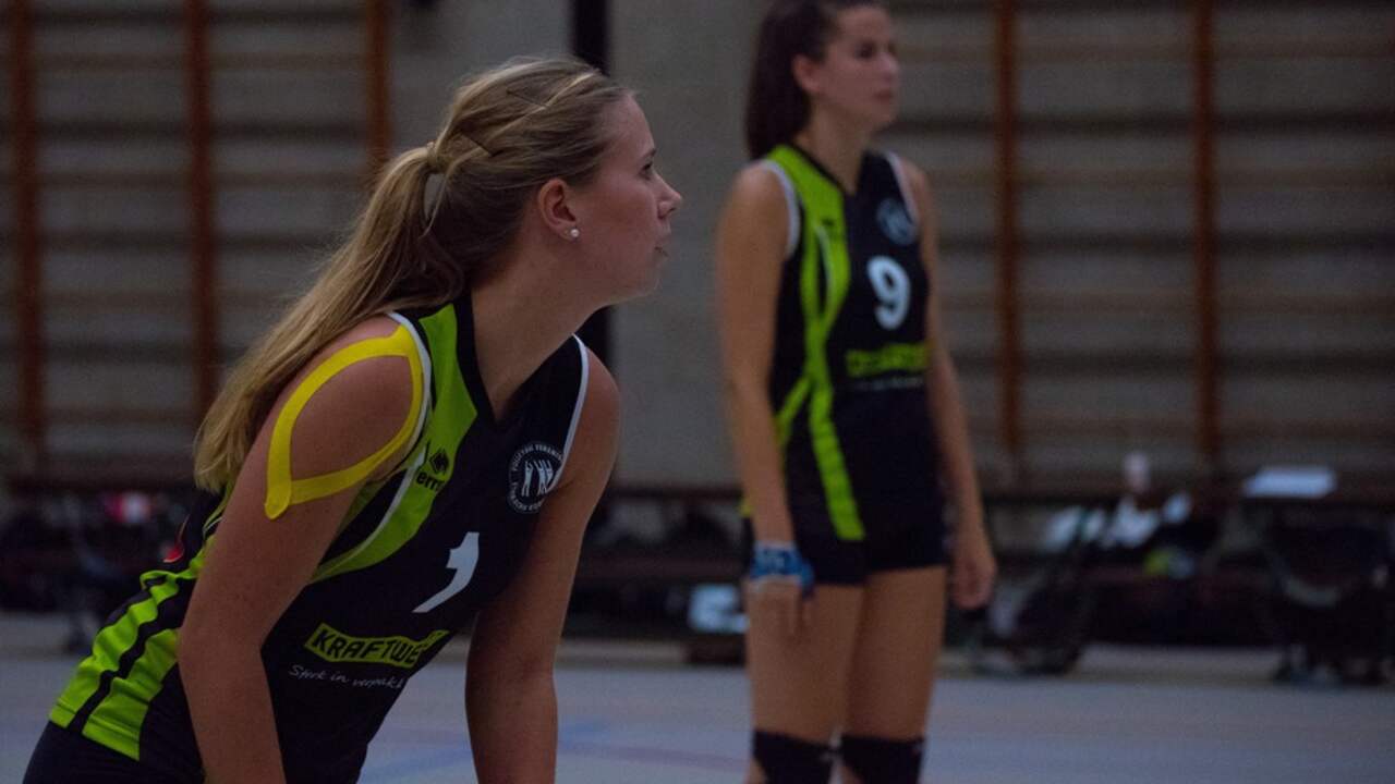 René van Dielen traint volleybalvrouwen Symmachia Kraftwell