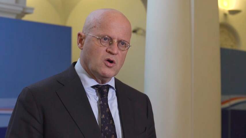 Grapperhaus: 'Op 23 februari wordt avondklok opnieuw beoordeeld'