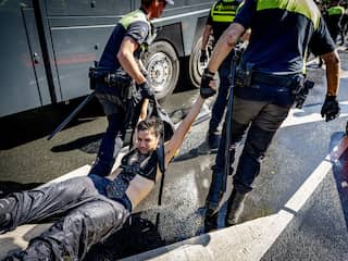 Opnieuw honderden klimaatactivisten, onder wie minderjarigen, opgepakt bij A12