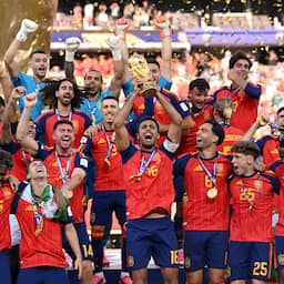 Spanje kroont zich tot wereldkampioen na goal in verlenging tegen Argentinië
