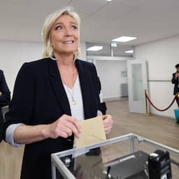 Radicaal-rechts wint in Frankrijk, Macron roept nieuwe verkiezingen uit