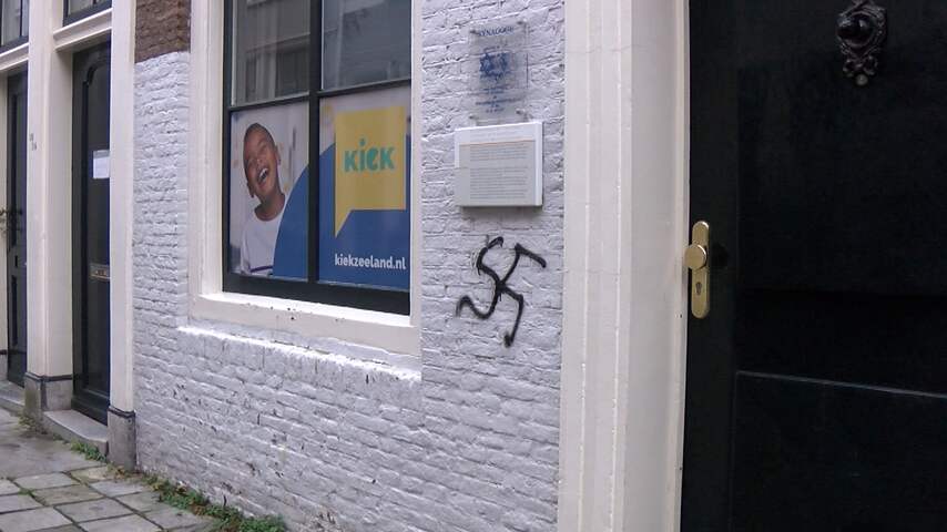Synagoge Middelburg door 'zeer jonge jongen' beklad met hakenkruizen