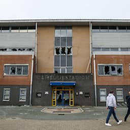 Tientallen mensen vernielen voormalig Cambuur-stadion