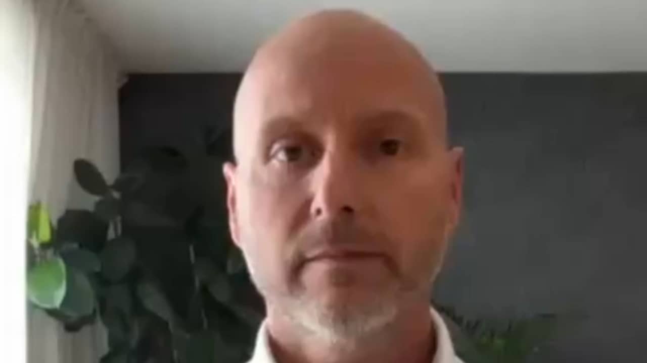 Video | Burgmeester Wijdemeren geeft statement over noodopvang in Loosdrecht