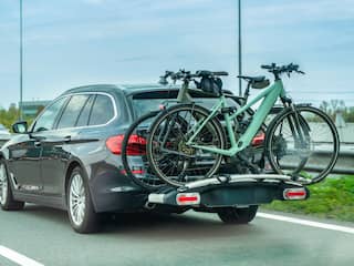 Duurdere benzine duwt reiziger niet snel op de fiets: 'Kwestie van gewoonte'
