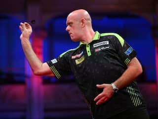 Van Gerwen strandt weer voortijdig in Den Bosch ondanks revanche op Sloveen