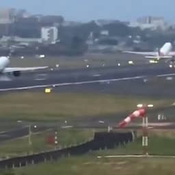 Video | Vliegtuig landt op landingsbaan waar een ander toestel net opstijgt