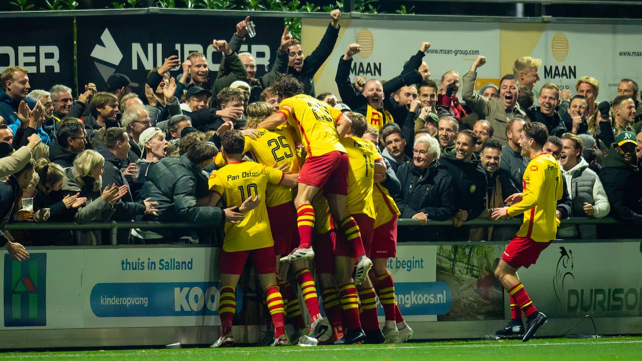 Live KNVB-beker | FC Twente op achterstand bij amateurs van Rohda Raalte