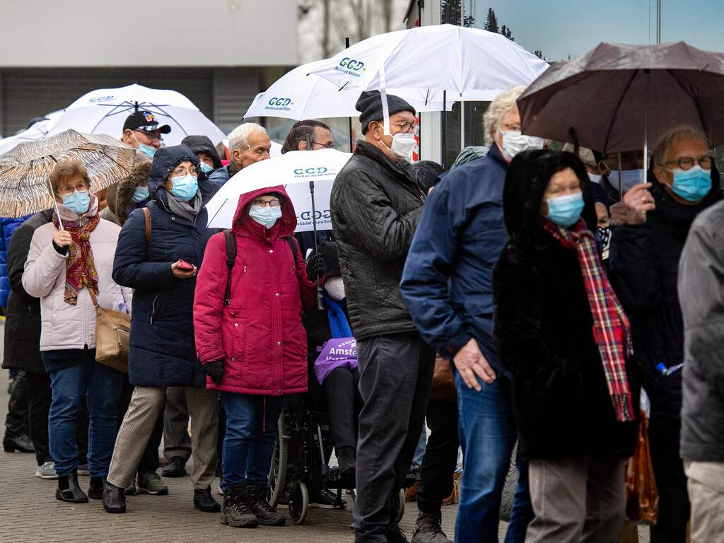 Voordringen voor boosterprik blijft mogelijk, GGD 'niet van de politie'