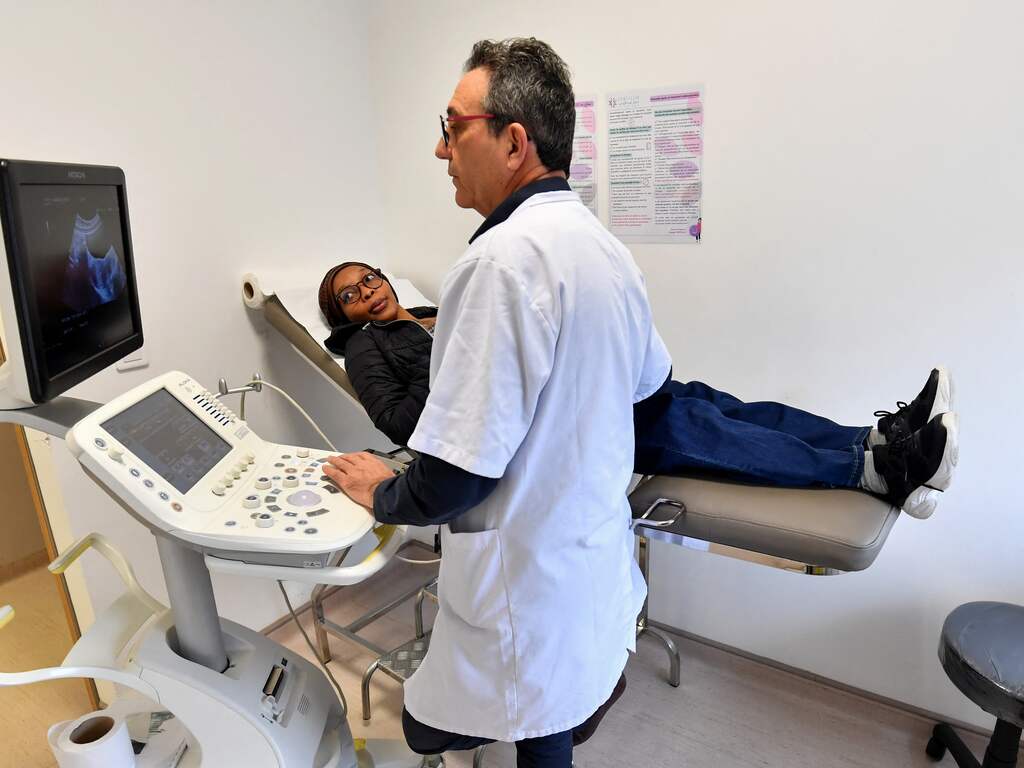 Minister is bezorgd over 'ras' in de zorg, maar bemoeit zich niet met aanpassingen