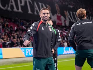 Tadic geëmotioneerd bij terugkeer in ArenA: 'Een soort gevecht met jezelf'