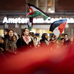 Aangehouden activisten voor spoorblokkade Amsterdam zitten nog vast