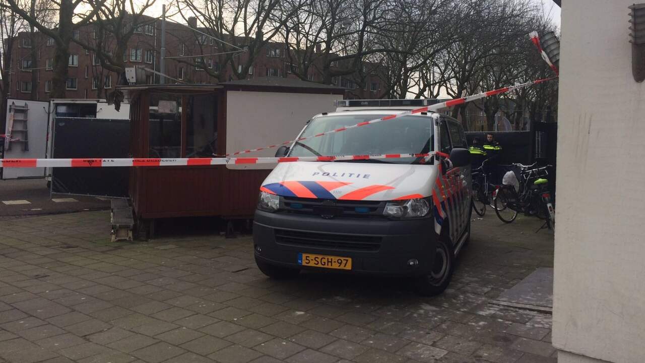 Man die hoofd achterliet in Amsterdam niet duidelijk zichtbaar op
