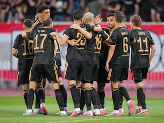 Klaassen schiet raak voor Ajax na knap voorwerk van Dolberg