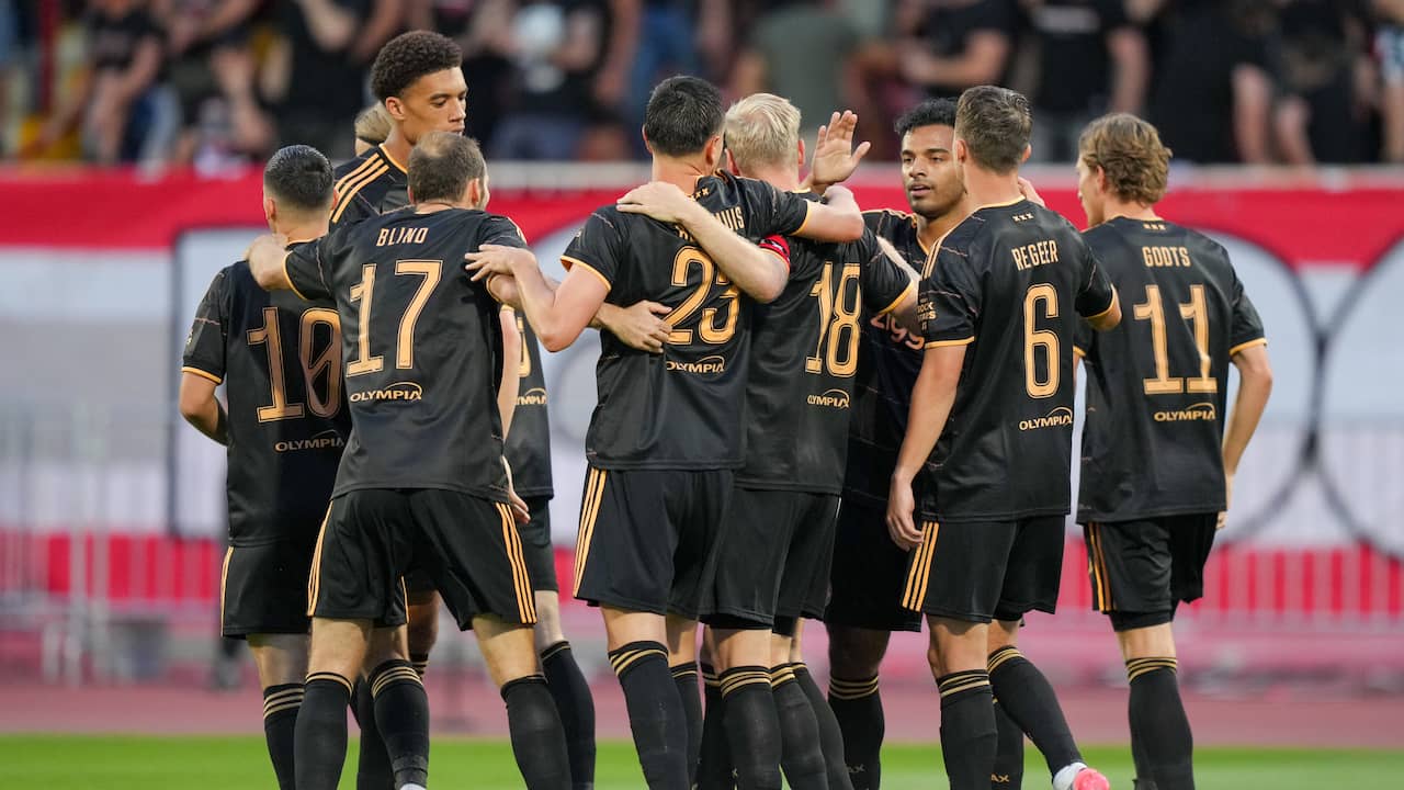 Klaassen schiet raak voor Ajax na knap voorwerk van Dolberg