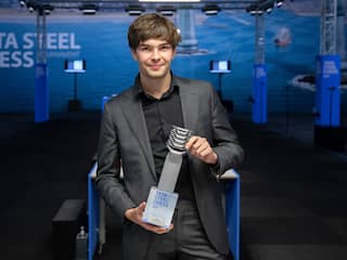 Van Foreest klopt Giri en is eerste Nederlandse winnaar Tata Steel sinds 1985