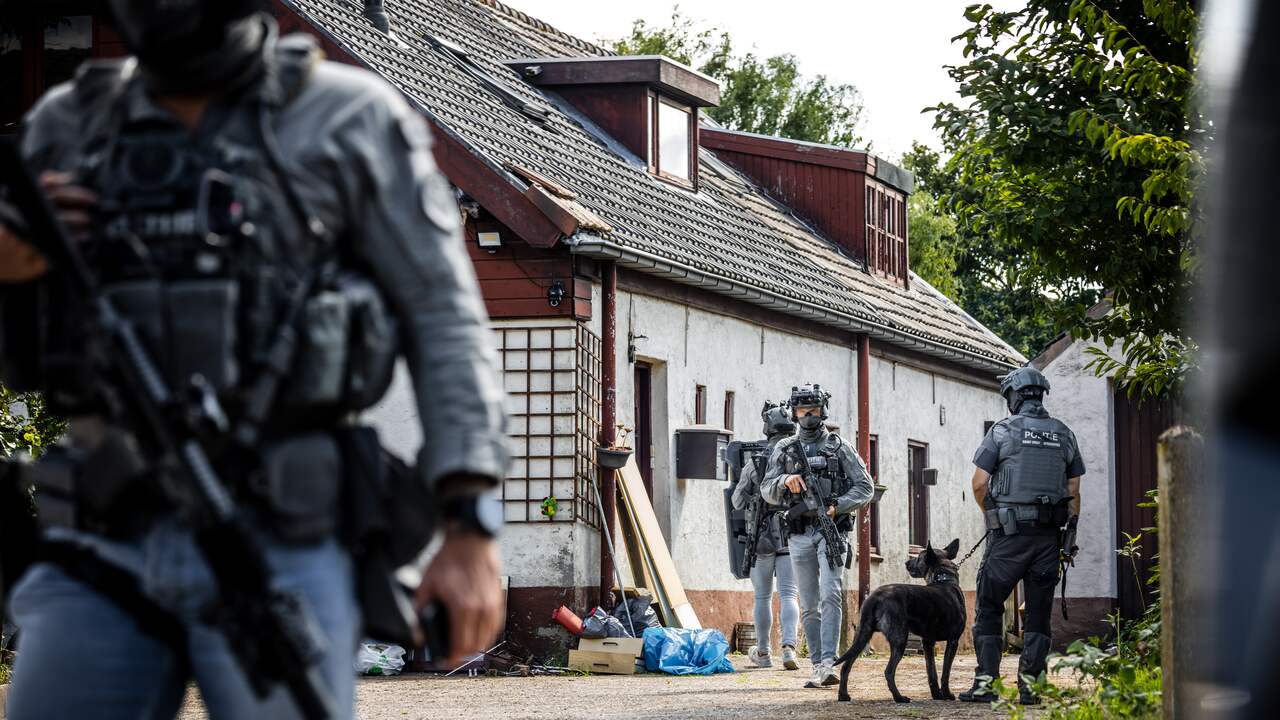 Foto bij Nederlanders schrikken van drugsgeweld, maar slikken zaterdag weer een pilletje