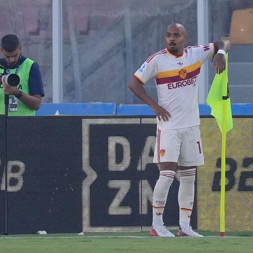 Illustratie bij: Malen schittert met twee goals opnieuw bij AS Roma, De Roon debuteert