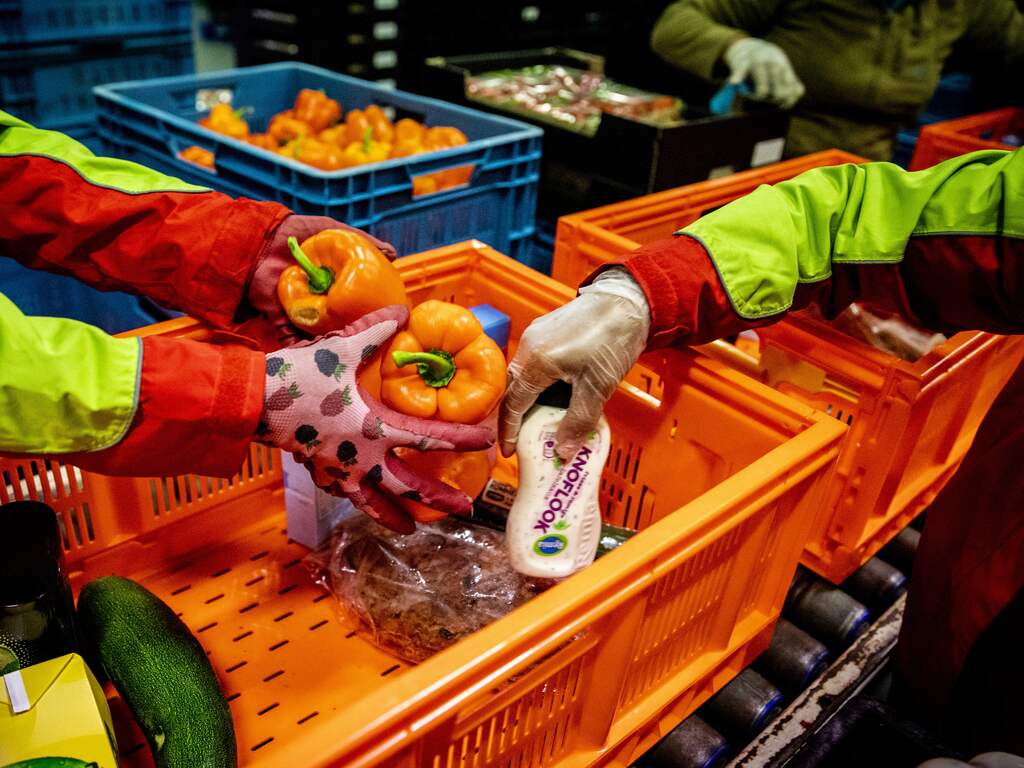 Voedselbank verlaagt drempel: ook met iets(je) meer geld kun je er nu terecht