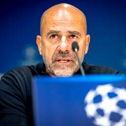 PSV-coach Bosz vindt ophef over beuk Van Bommel belachelijk en lachwekkend
