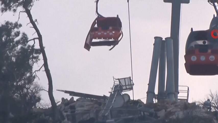 Verwoeste gondel hangt boven afgrond na ongeluk in Turkije