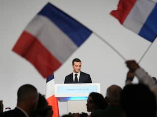 Opluchting en woede bij Franse politici na exitpoll, premier kondigt vertrek aan