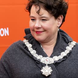 Burgemeester Dijksma over agressie bij stadhuis: 'Schreeuwde in mijn gezicht'