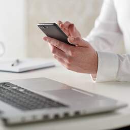 Privacywaakhond AP kritisch op overheid: 'Gaat bewust over grenzen van de wet'