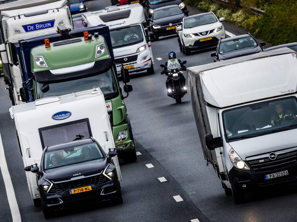 A4 ten zuiden van Rotterdam ruim een week dicht, tot een uur vertraging