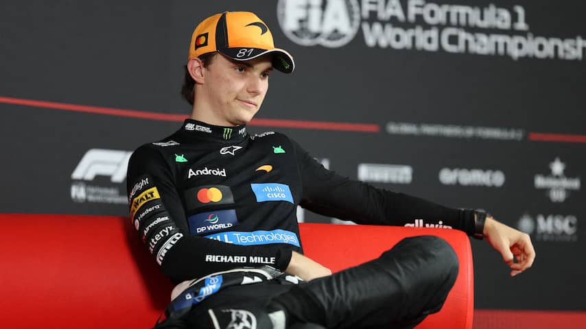 Verstappen schuift door gridstraf Piastri op van zesde naar vijfde plek in Monza
