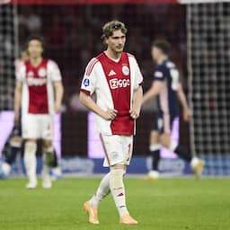 Live Eredivisie | Ajax komt in blessuretijd naast PSV in topper, NEC gestaakt