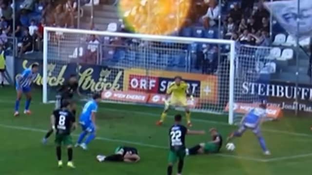 Spelers missen kans op kans in Oostenrijkse voetbalwedstrijd