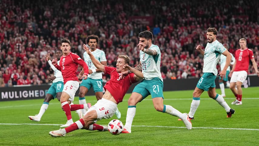 Højlund imiteert juichgebaar van afwezige Ronaldo bij Denemarken-Portugal