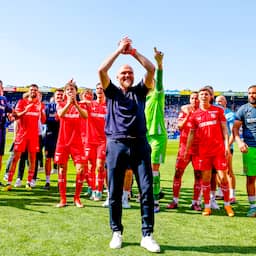 FC Twente houdt AZ onder zich na boeiende ontknoping en bereikt voorronde CL