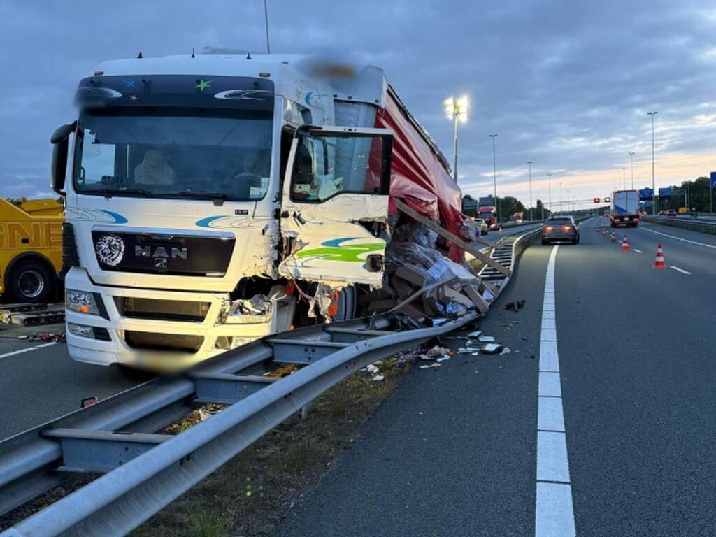 A28 bij Hoevelaken wordt weer vrijgegeven na urenlange problemen