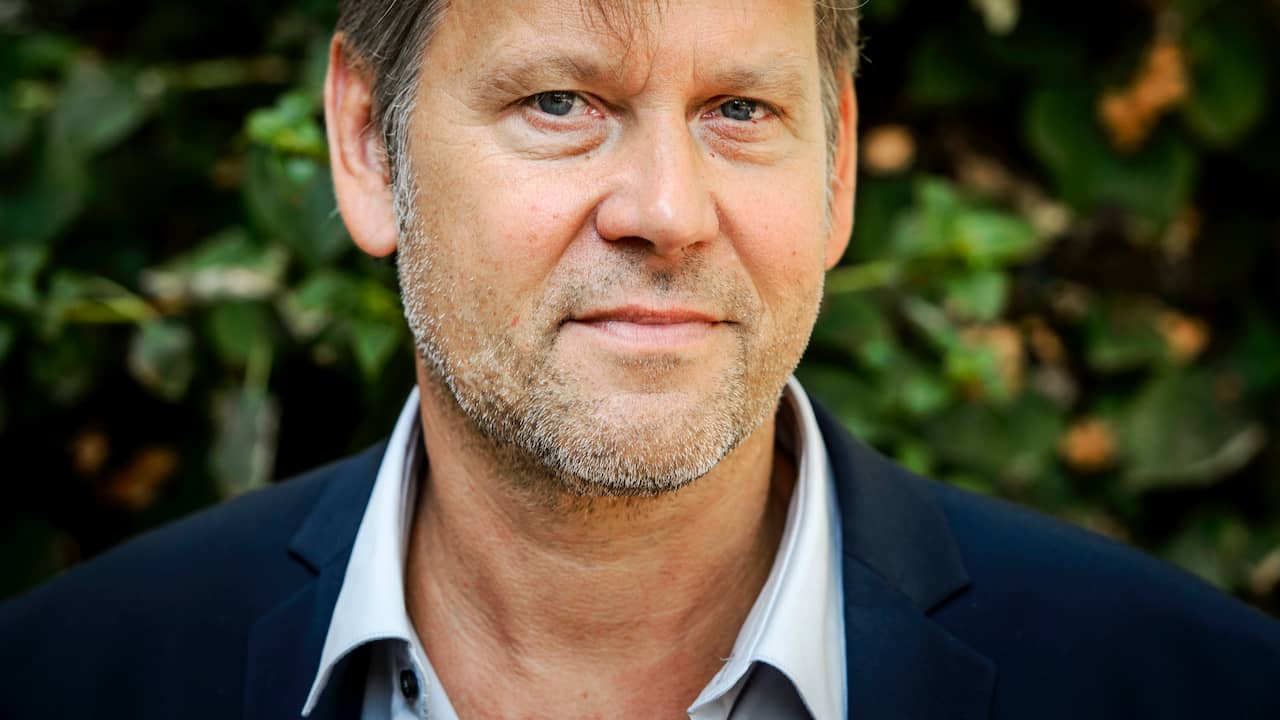 Presentator Erik van der Hoff (55) opnieuw vader geworden | Achterklap