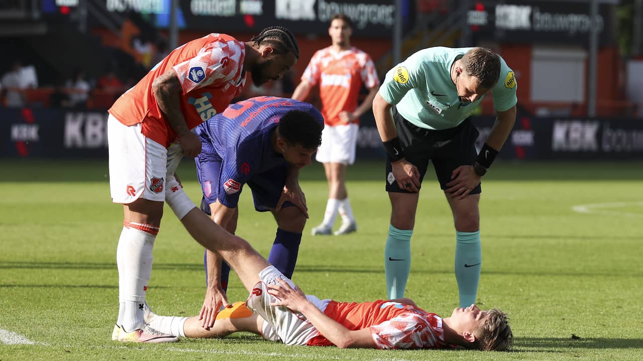Live play-offs | Goal afzwaaiende Volendam-held Mühren in verlenging afgekeurd