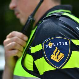 Tientallen belagen politie in Utrecht met vuurwerk en eieren, niemand aangehouden