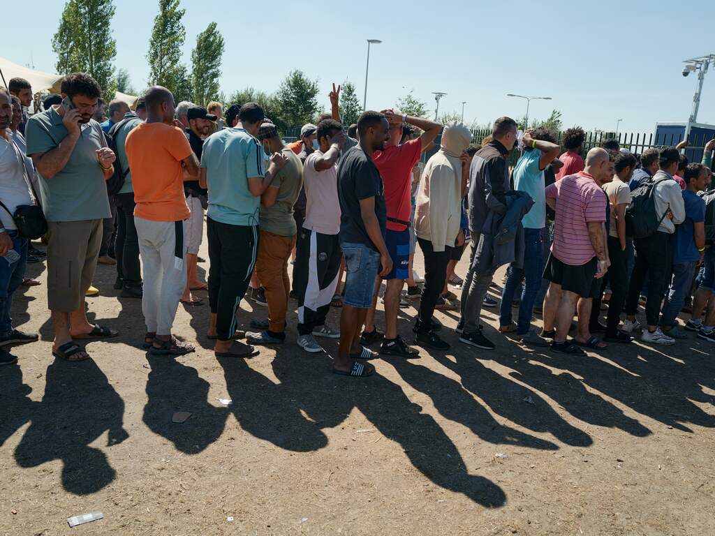 Aantal asielzoekers dat wacht op beoordeling bereikt bijna recordhoogte