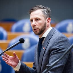 Gevangene doet aangifte tegen PVV'er die rechtbanktekening vervormde met AI
