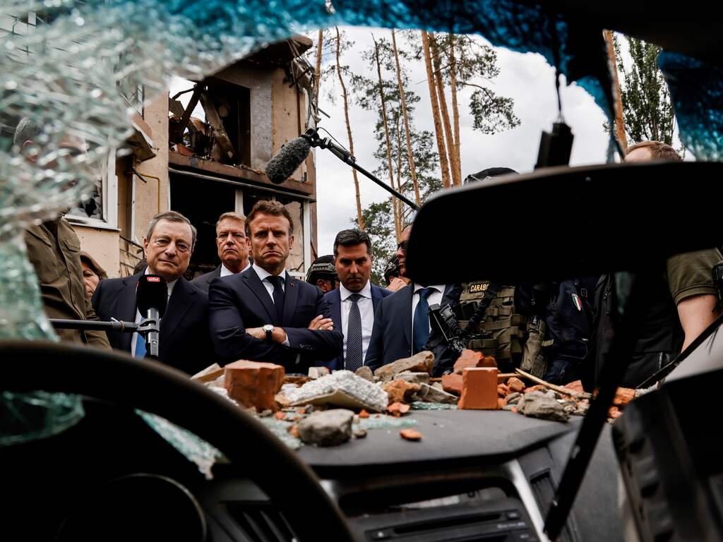 EU-leiders ontmoeten Zelensky en bezoeken zwaar getroffen voorstad van Kyiv