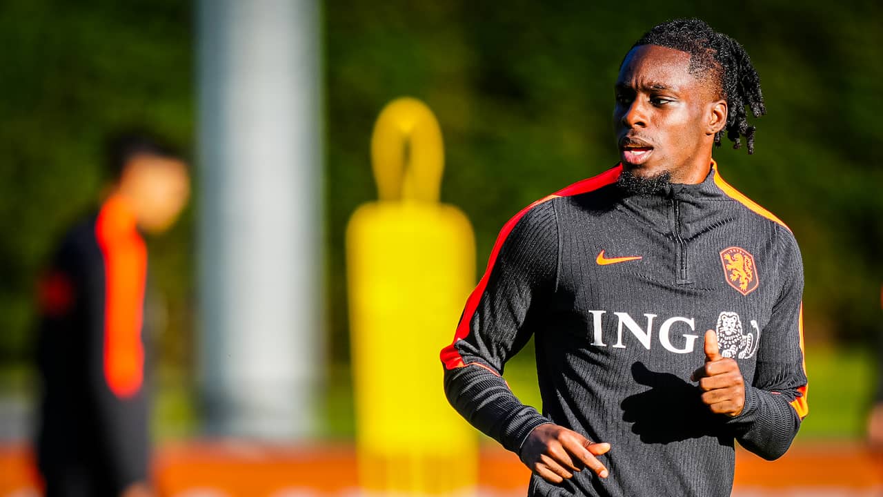 Foto bij Xavi houdt Frimpong tegen Servië buiten wedstrijdselectie Oranje