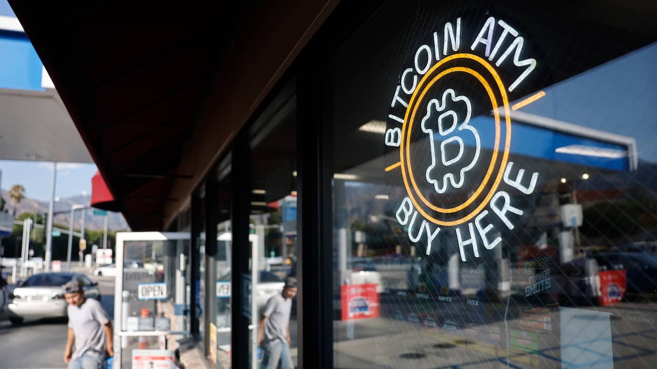 Waarde bitcoin zakt week na record weer tot onder de 100.000 euro |  Economie | NU.nl
