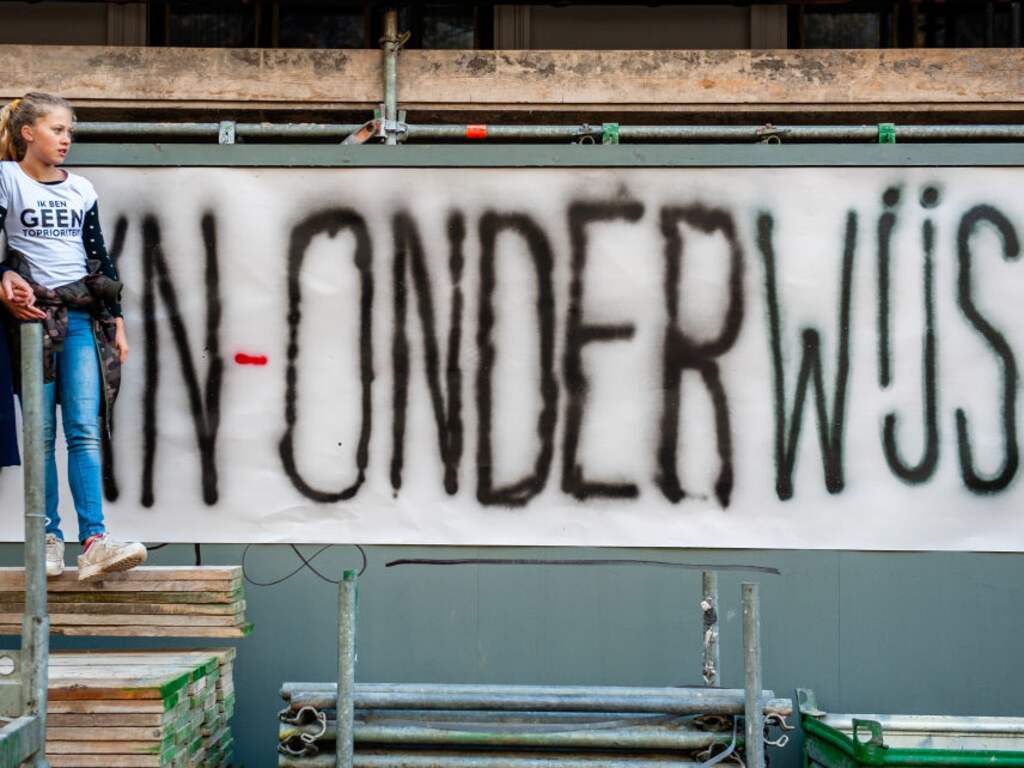 Landelijk onderwijsprotest uitgesteld door staking NS-personeel