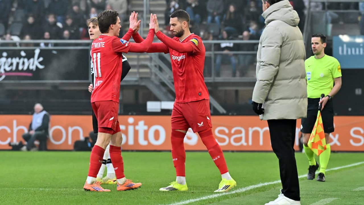Live Eredivisie | Zerrouki krijgt rood voor Twente, Feyenoord zonder Ueda en Timber