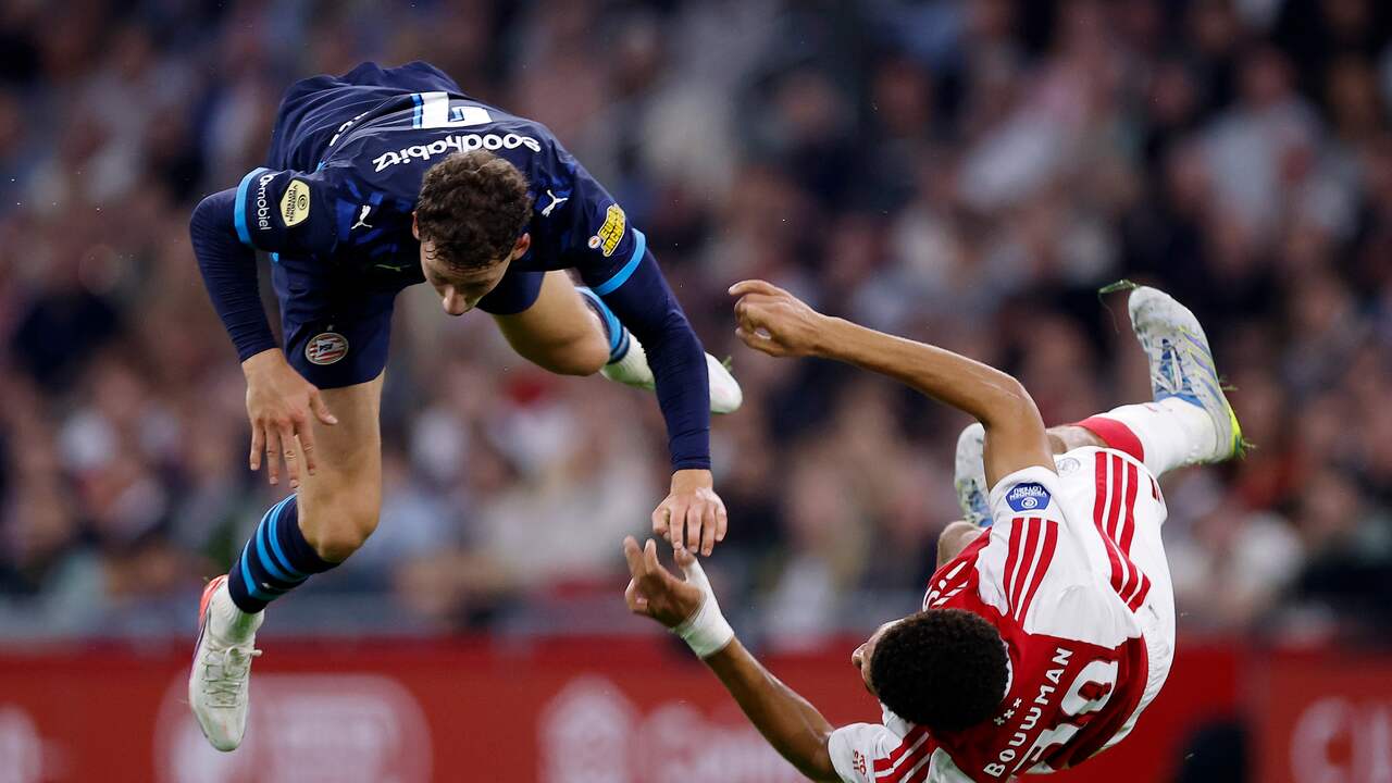 Foto bij Bouwman overgebracht naar ziekenhuis voor scans na beuk Van Bommel