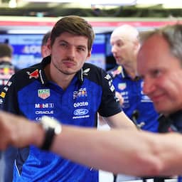 Verstappen gaat voorlopig niet stoppen met F1: 'Blijft leuk om hier te werken'