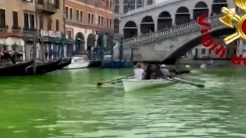 Kanalen in Venetië ineens gifgroen gekleurd