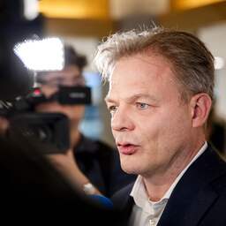 Video | Zo neemt NSC-leider Omtzigt afscheid van politiek Den Haag