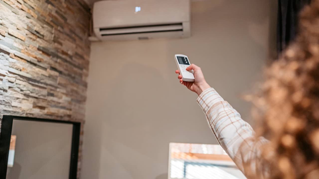 Helft Nederlanders heeft nog tarieven boven prijsplafond voor stroom en